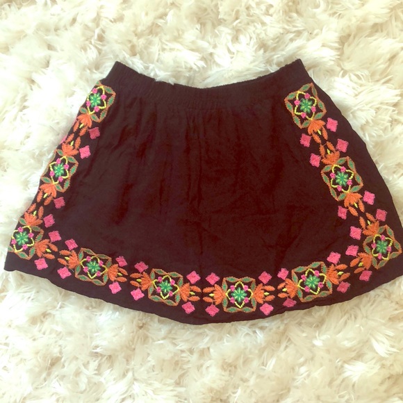 Black embroidered miniskirt - Picture 1 of 1